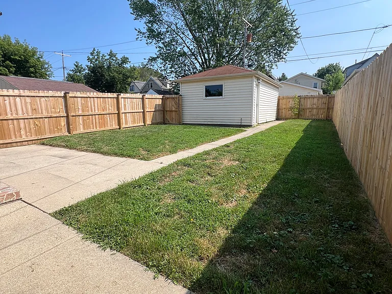 3819 e pulaski ave 10