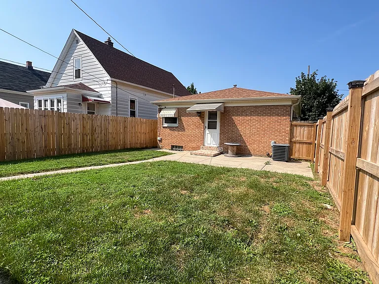 3819 e pulaski ave 3