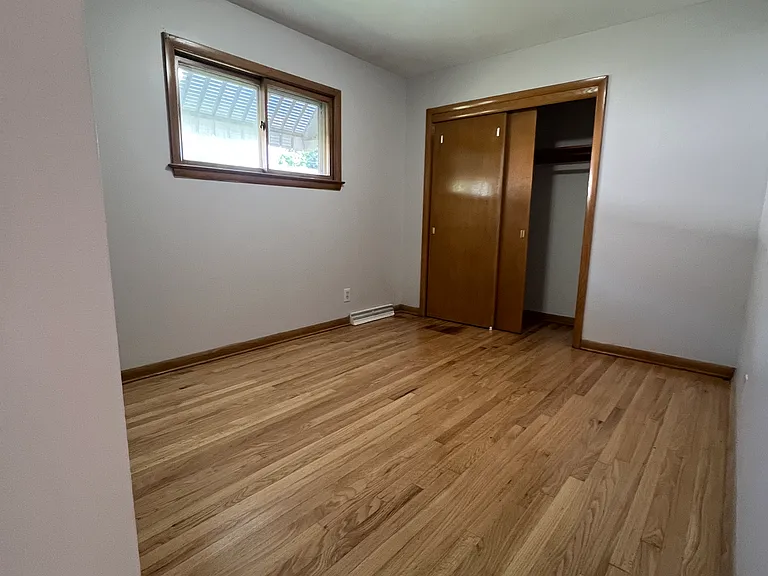 3819 e pulaski ave 8