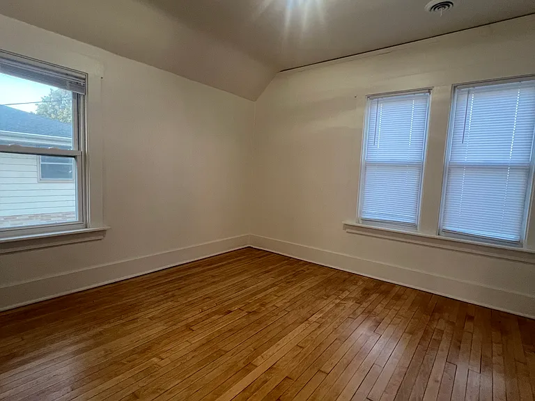 2033 s 82nd st 5 milwaukee 11