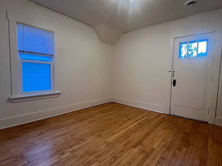 2033 s 82nd st 5 milwaukee 13