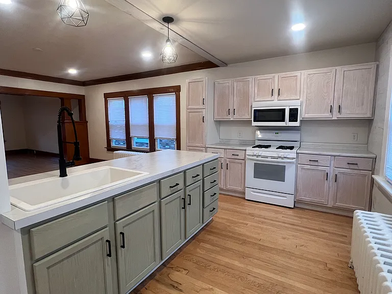 2033 s 82nd st 5 milwaukee 15
