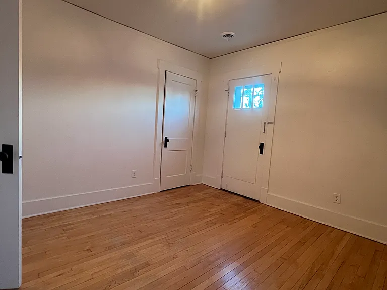 2033 s 82nd st 5 milwaukee 2