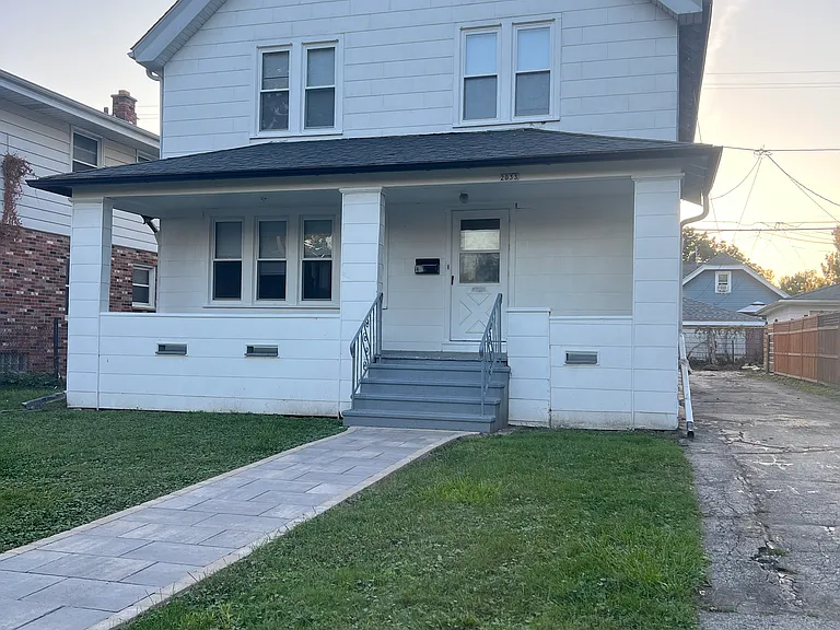 2033 s 82nd st 5 milwaukee 5