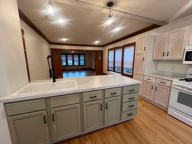 2033 s 82nd st 5 milwaukee 7