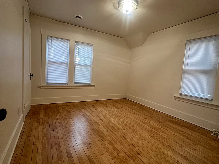2033 s 82nd st 5 milwaukee 9